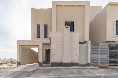 فيلا بشقق للبيع في حي بوابة الشرق، الرياض بمساحة 234 م²